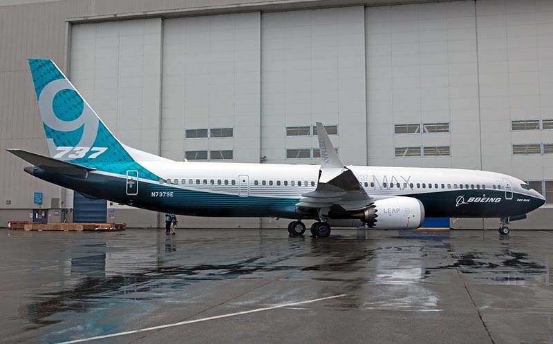 Выкатка первого построенного самолета Boeing 737 MAX 9